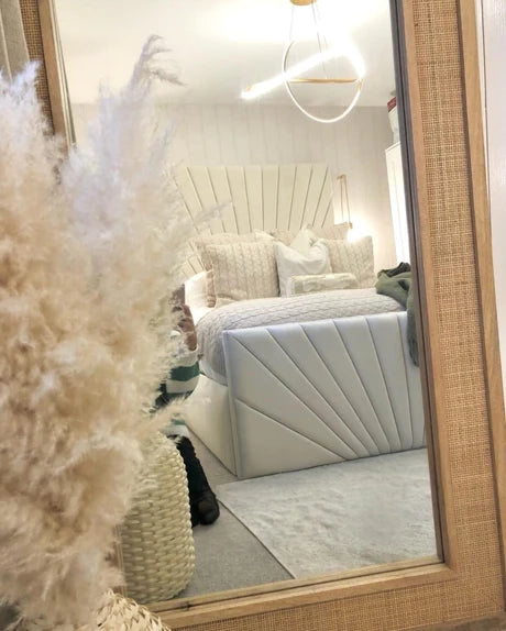 Pebble luxury panel Bed